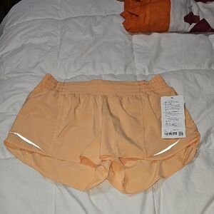 Lululemon Hotty Hot High Rise Short. 2.5" Lined. RKML- Rock Melon!! Sz 10!!!